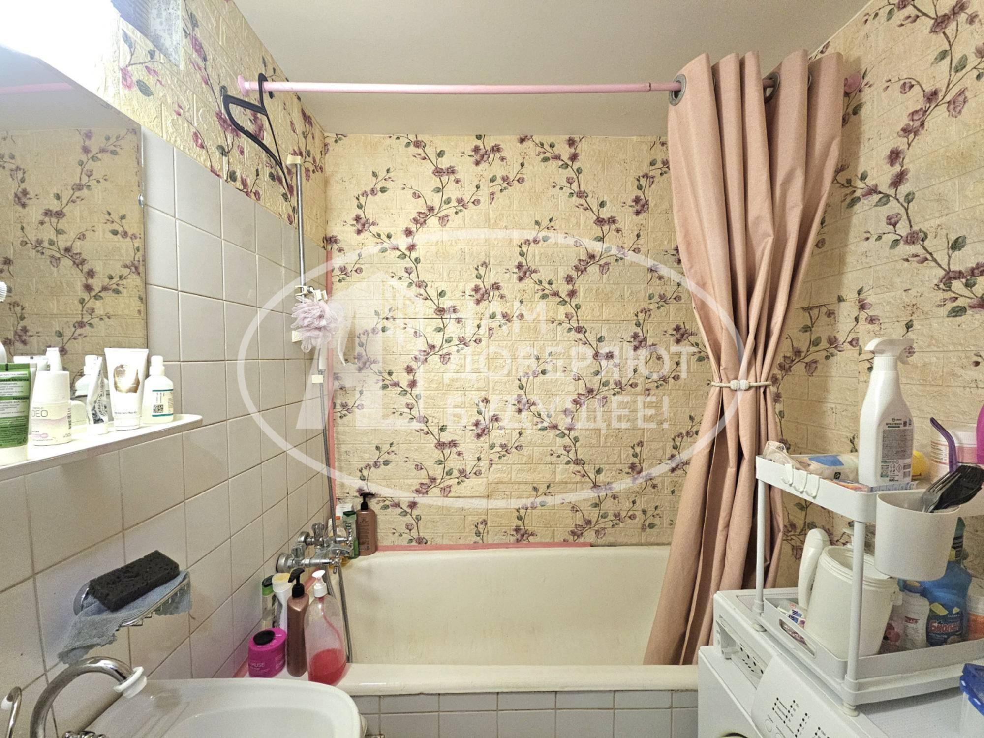 Купить квартиру за 2 200 000 рублей на 3