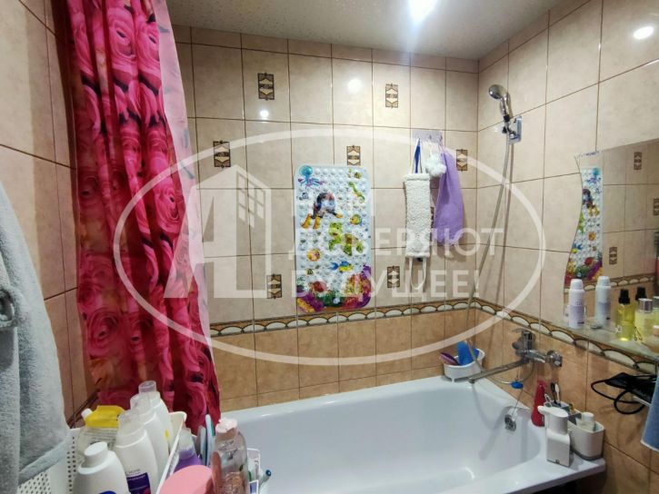 4-комн квартира улица Бачурина, 15