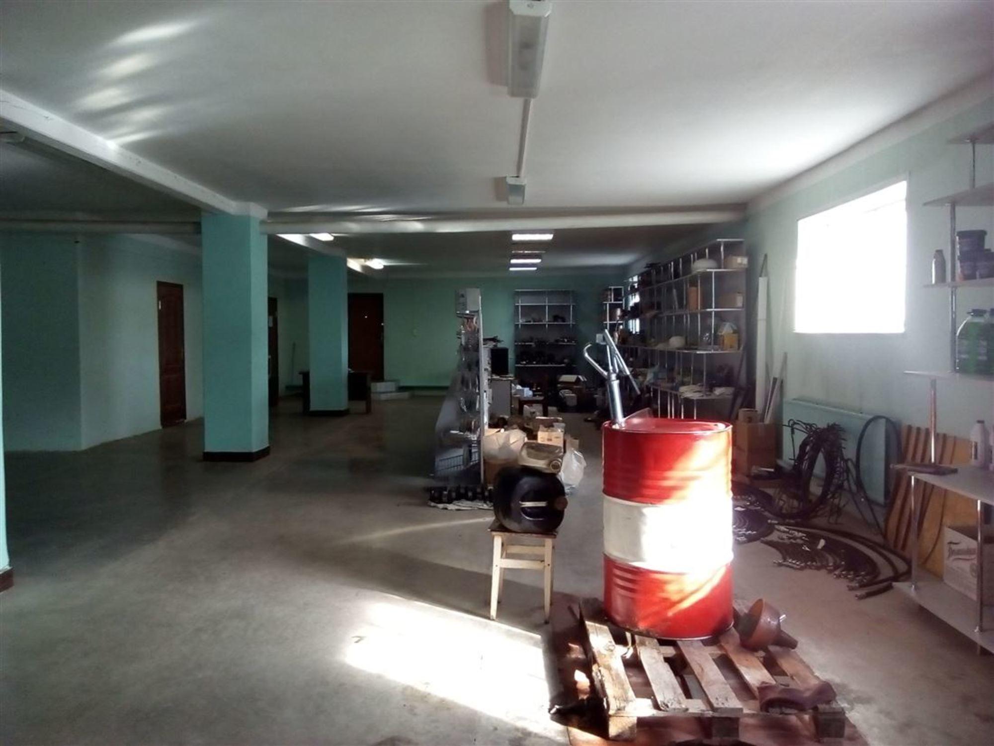 Сдать торговое помещение за 105 000 рублей на ул Матросова, д. 20а/1