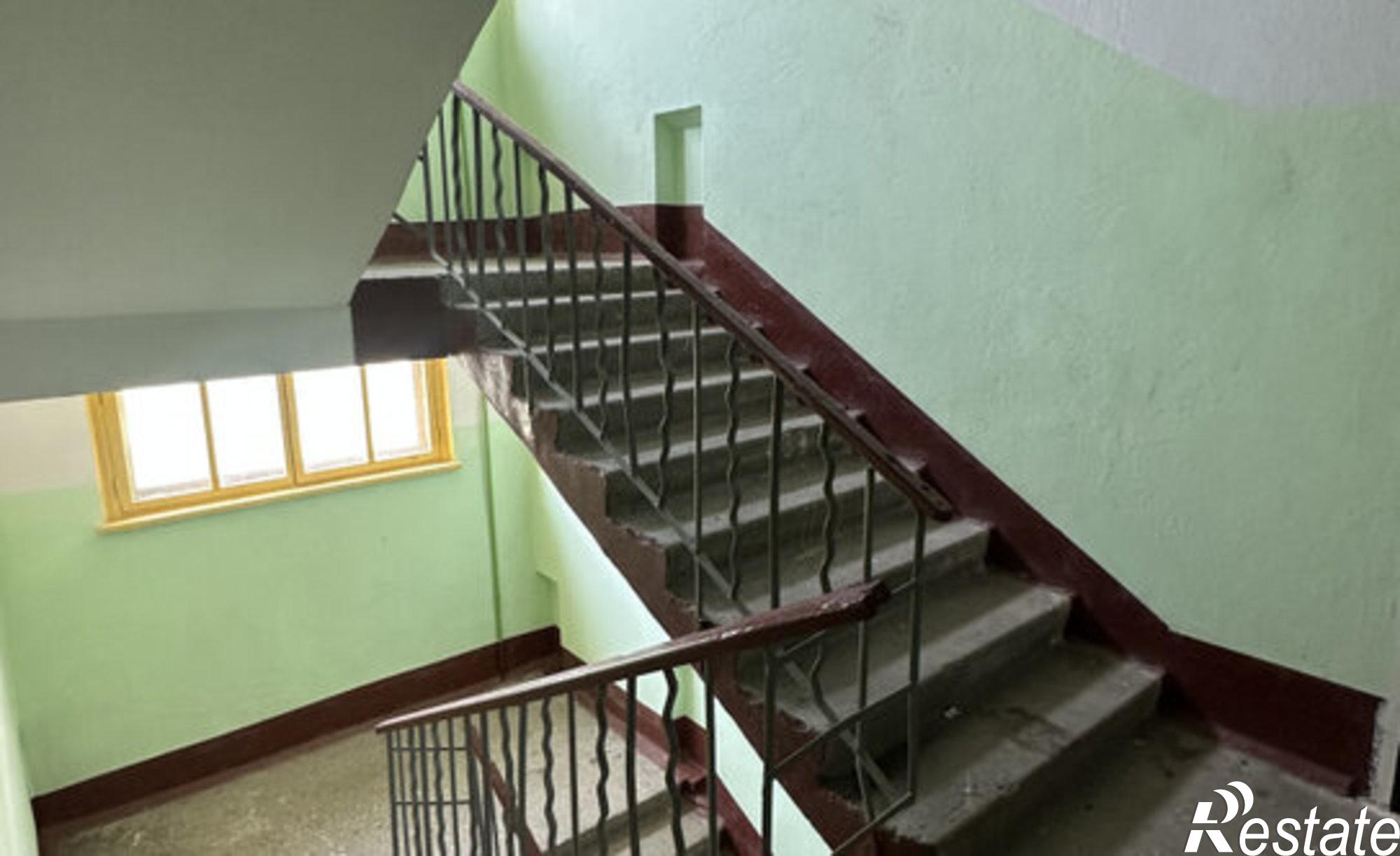 Купить квартиру за 2 100 000 рублей на Березники, улица Мира, 102