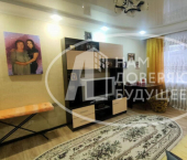 2-комн, 40кв м, этаж 1/5 ул Нефтяников, 35