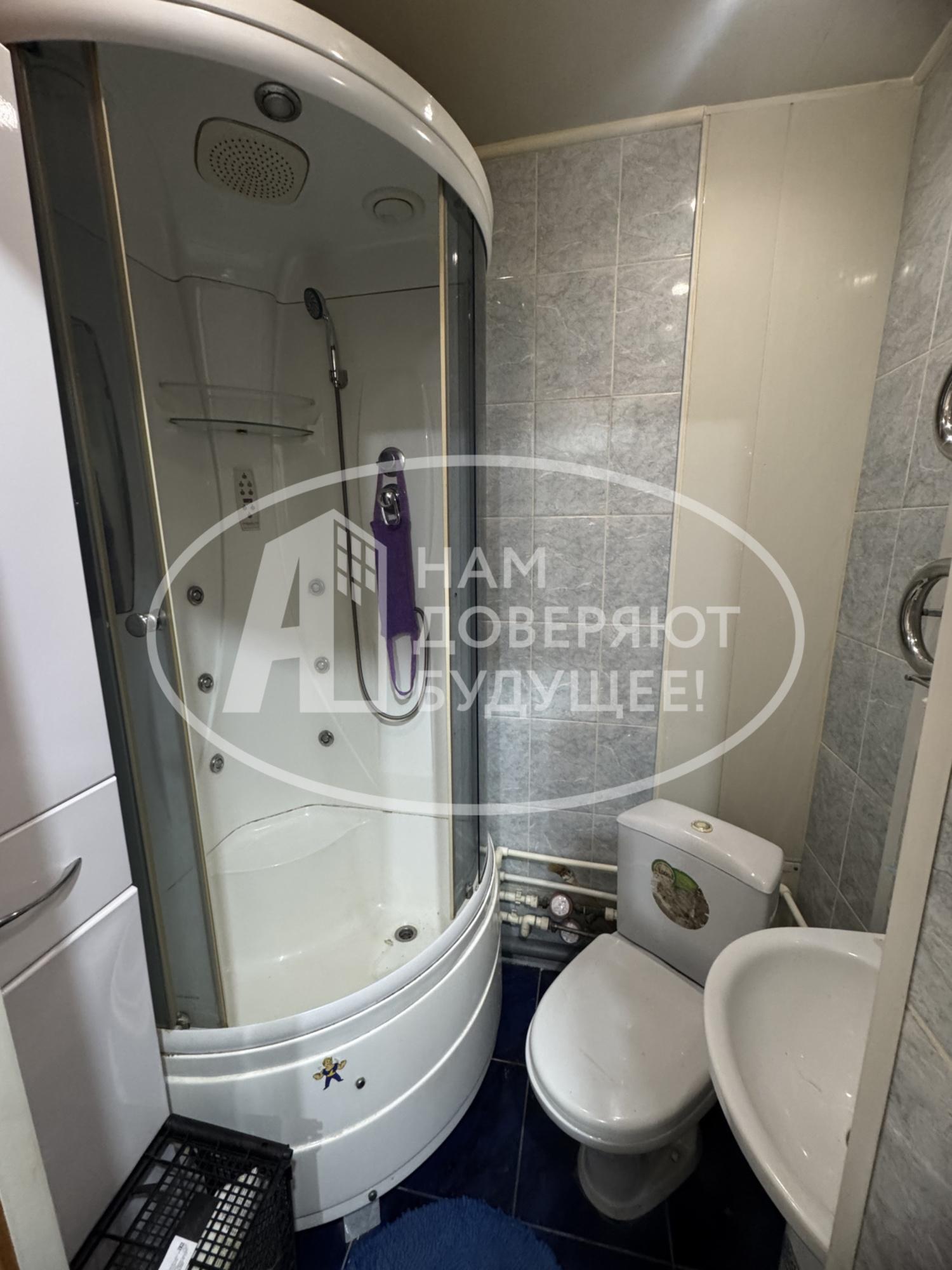 Купить квартиру за 2 270 000 рублей на улица Декабристов, 11