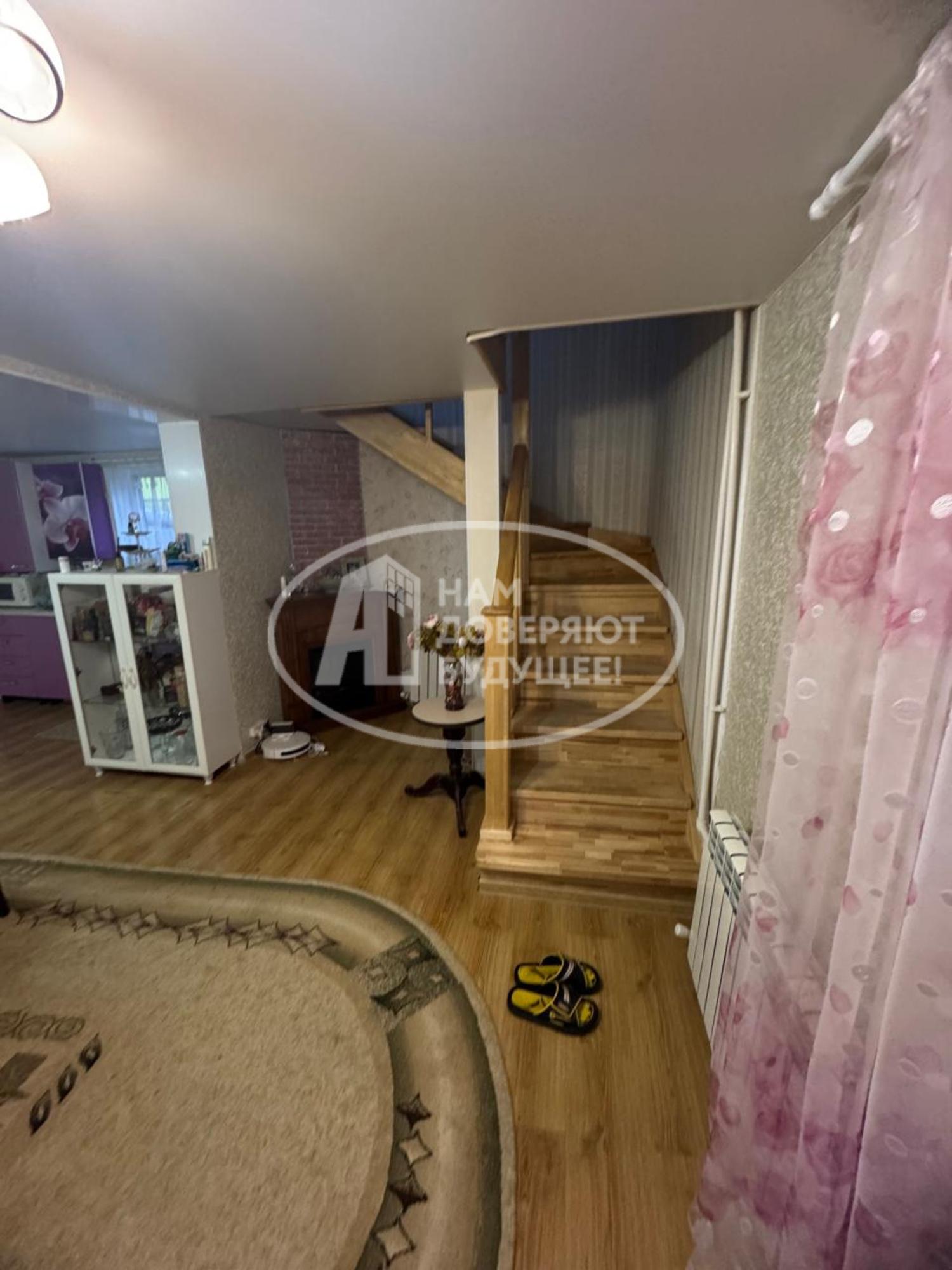 Купить дачу, дом, коттедж за 5 300 000 рублей на Октябрьская улица, 23/2