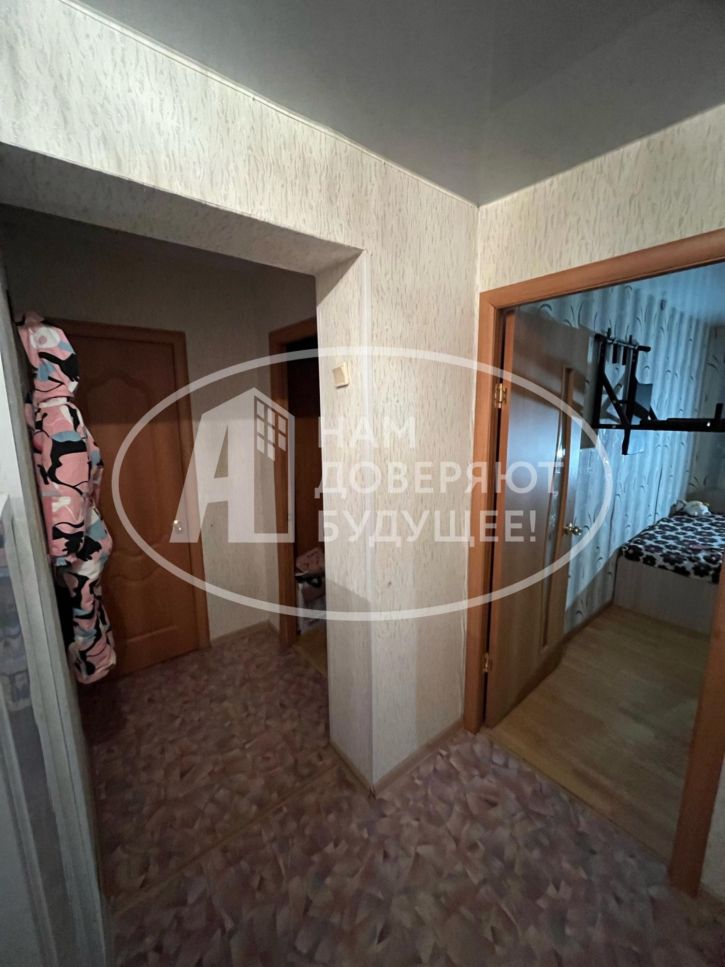 4-комн квартира улица Юности, 16