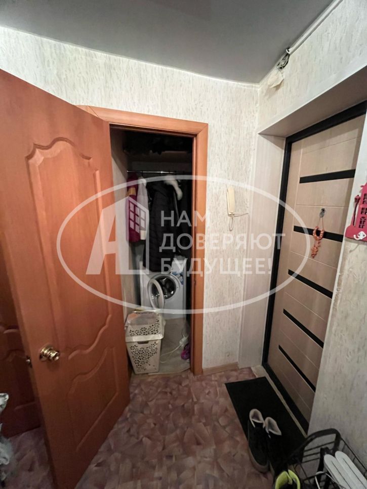 4-комн квартира улица Юности, 16