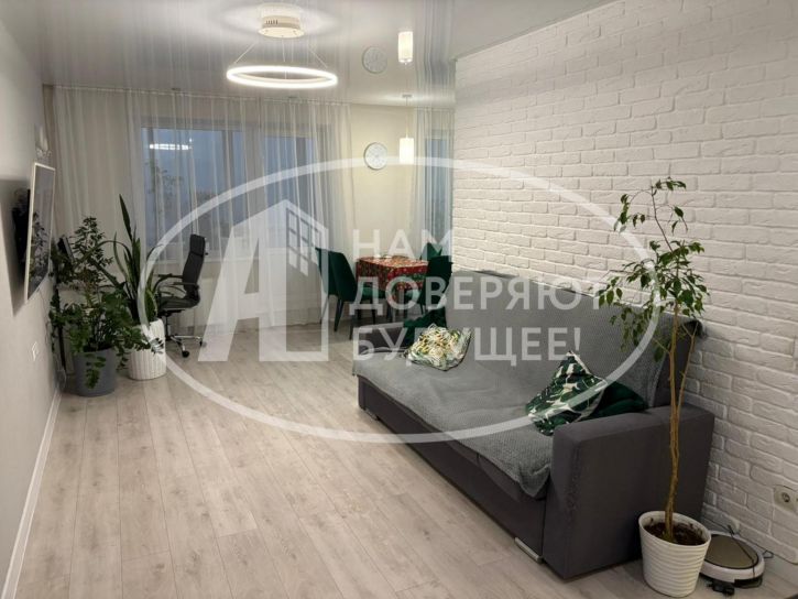 3-комн квартира улица Декабристов, 36