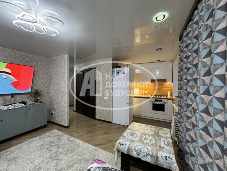 3-комн квартира улица Труда, 55