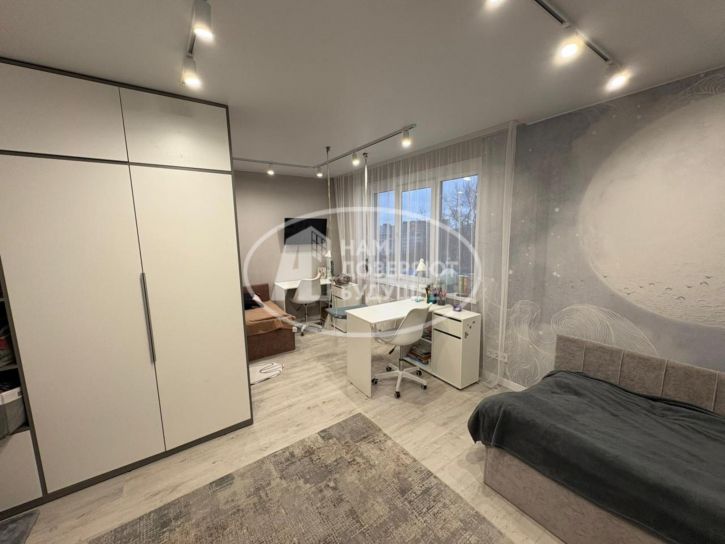 3-комн квартира улица Декабристов, 36