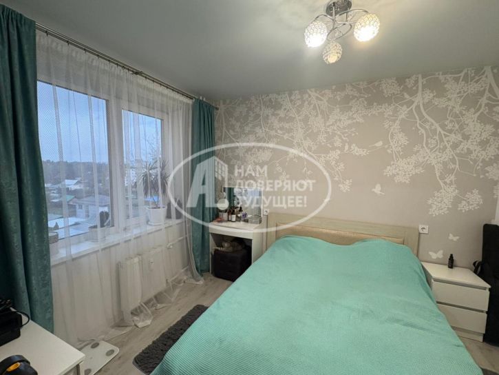 3-комн квартира улица Декабристов, 36