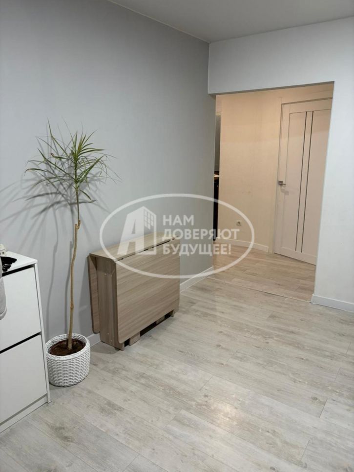 3-комн квартира улица Декабристов, 36