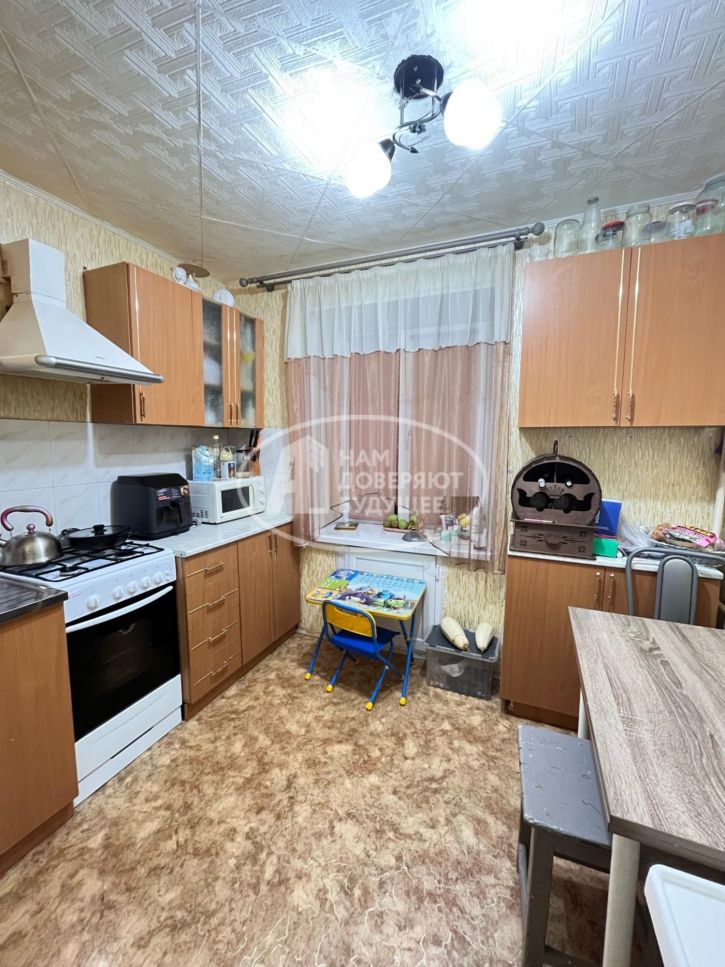 3-комн квартира проспект Победы, 23