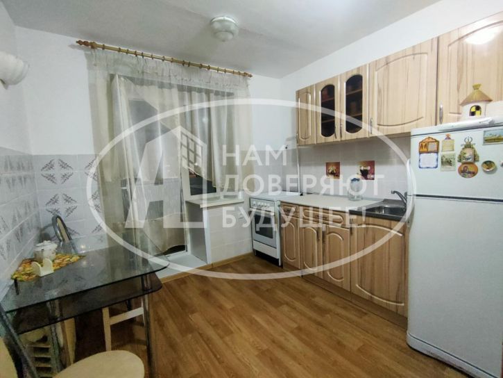 2-комн квартира улица Попкова, 21