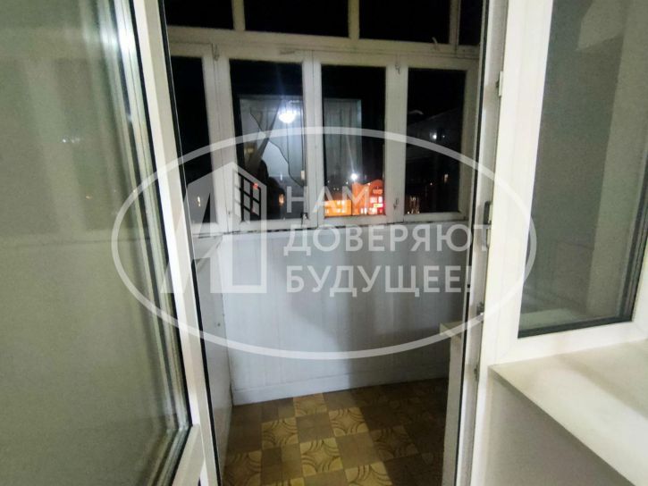 2-комн квартира улица Попкова, 21