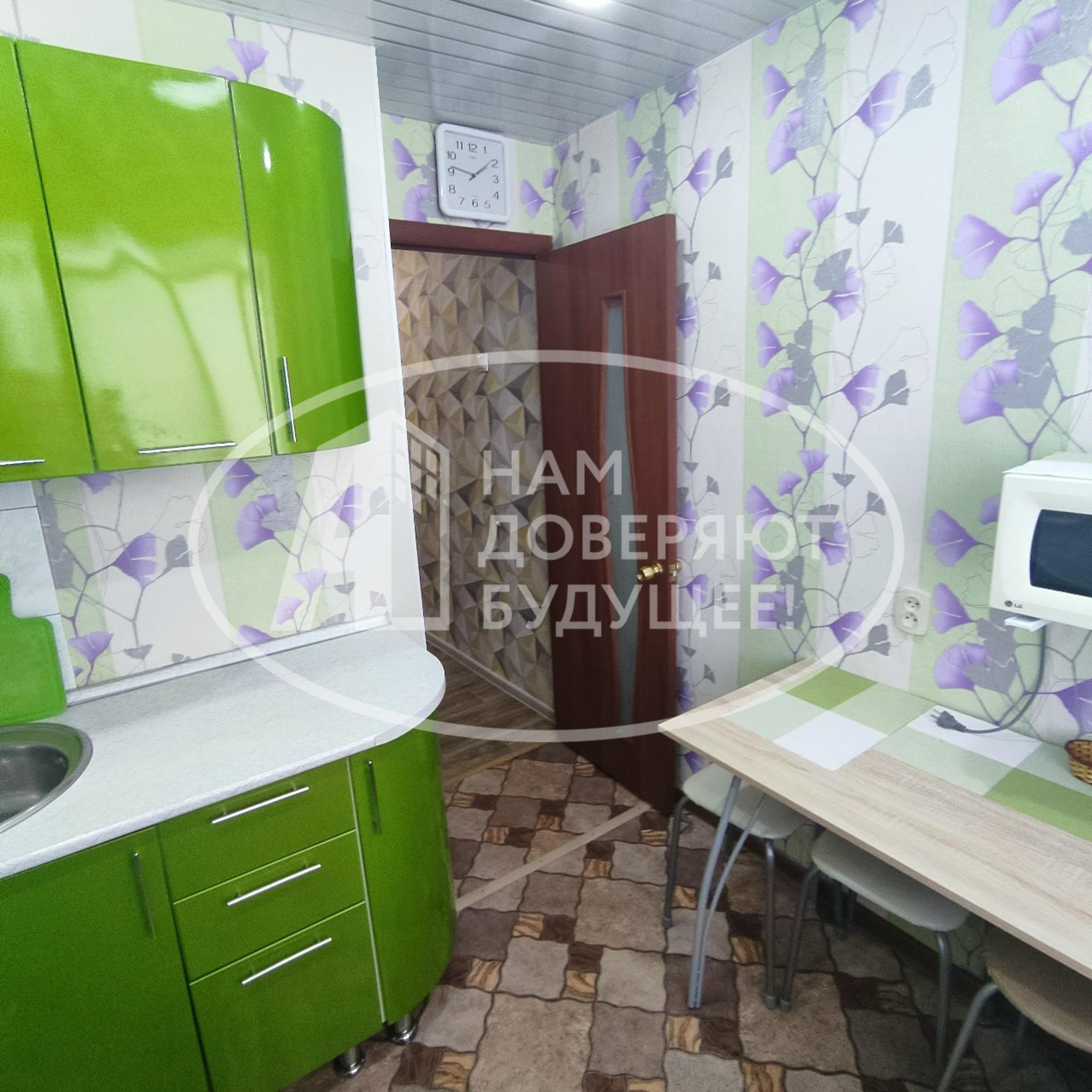 Купить комнату за 1 700 000 рублей на Октябрьский проспект, 10