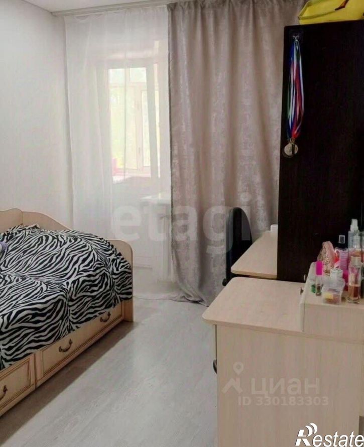 3-комн квартира улица Оборина, 4,  д. 4