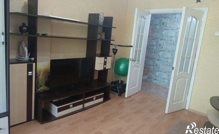 3-комн квартира улица Микушева, 1,  д. 1