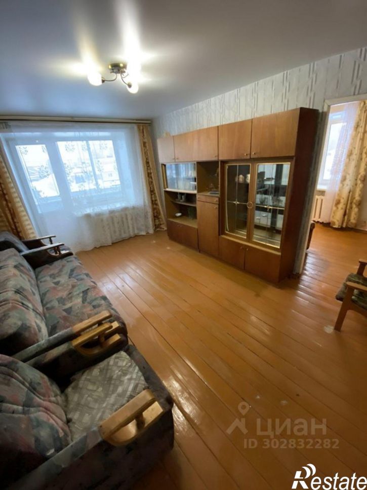 3-комн квартира улица 50 лет Октября, 21,  д. 21