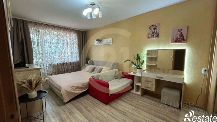 3-комн квартира улица Комарова, 6,  д. 6
