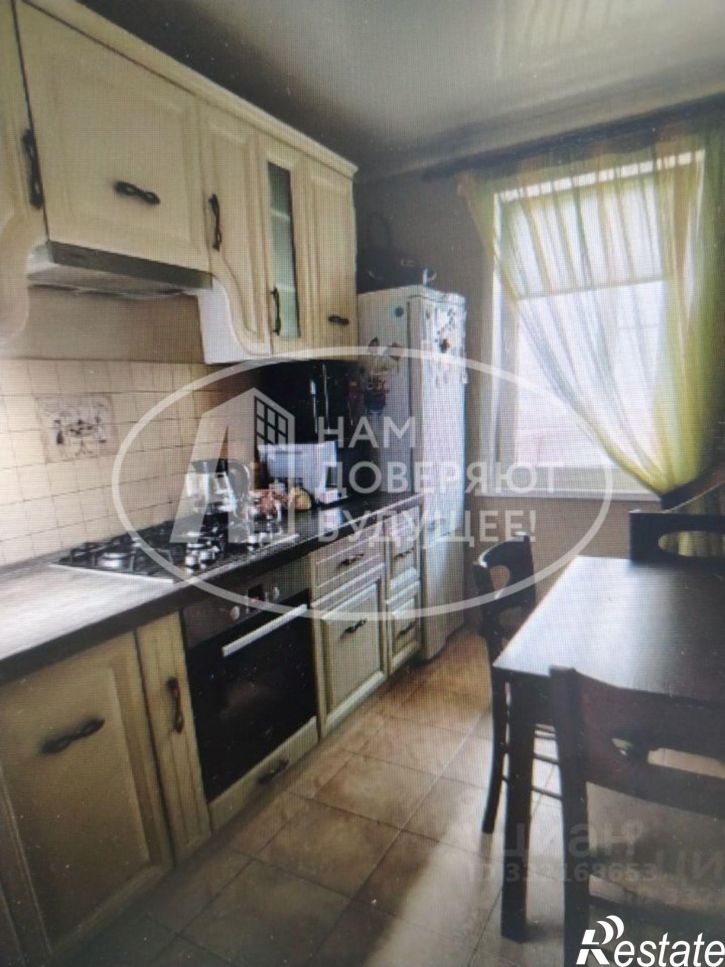 4-комн квартира пер Строителей, 5,  д. 5