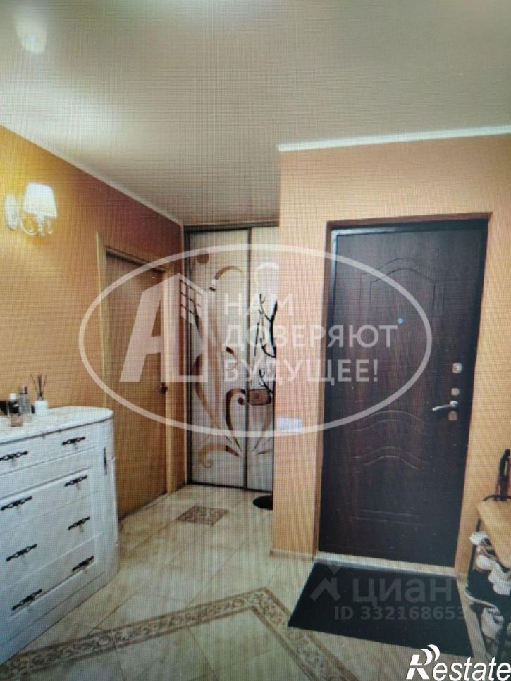 4-комн квартира пер Строителей, 5,  д. 5