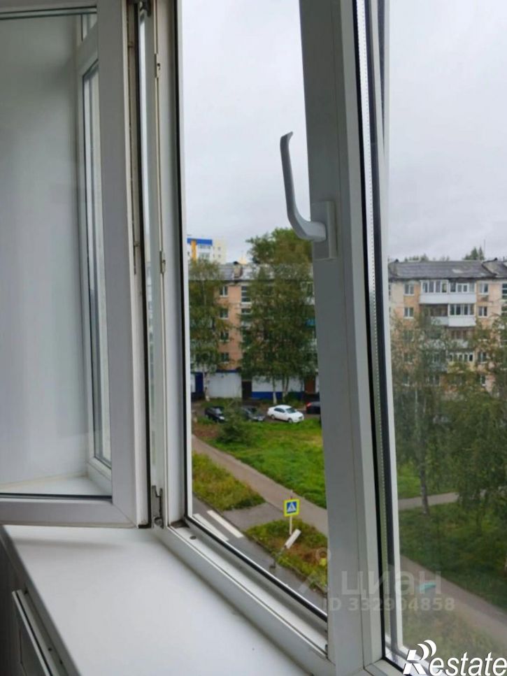 2-комн квартира ул Космонавтов, 4,  д. 4