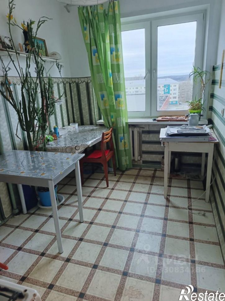 3-комн квартира Губаха, улица Космонавтов, 2