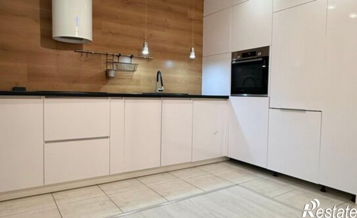 3-комн квартира ул Азина, 3,  д. 3