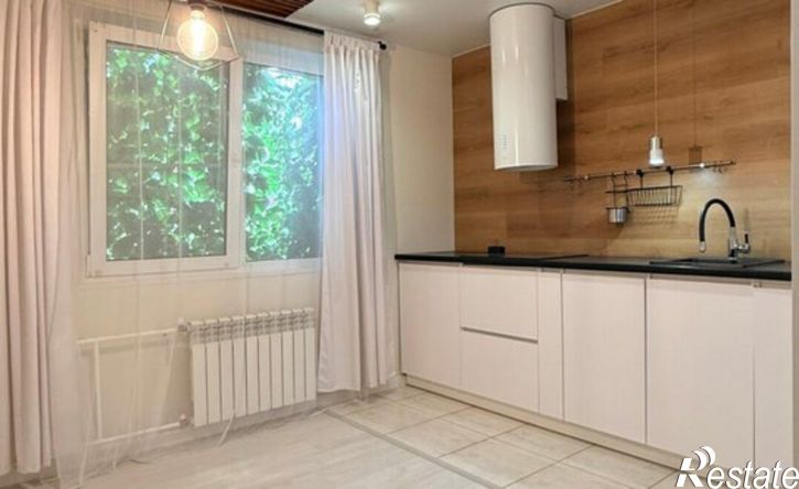 3-комн квартира ул Азина, 3,  д. 3