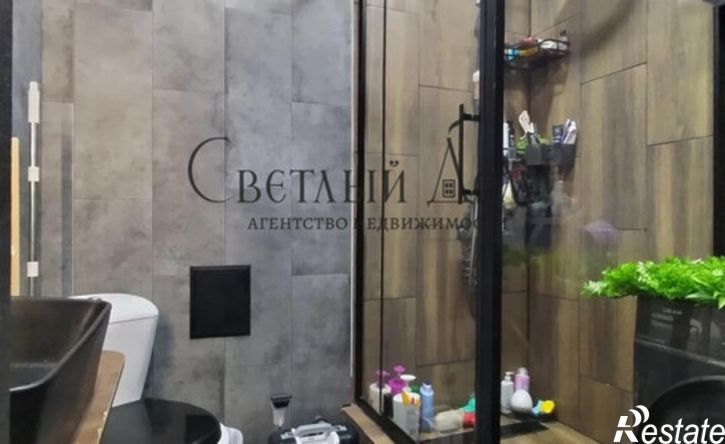 4-комн квартира ул Нефтяников, 8А,  д. 8А