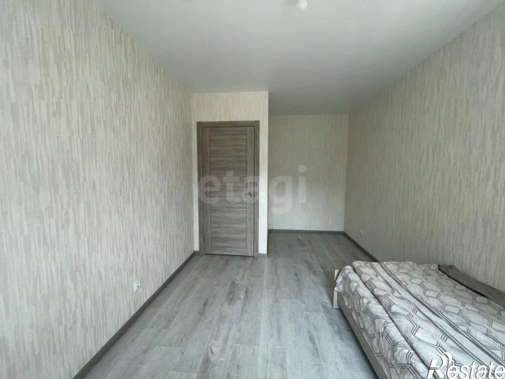 2-комн квартира ул Улановой, 6,  д. 6