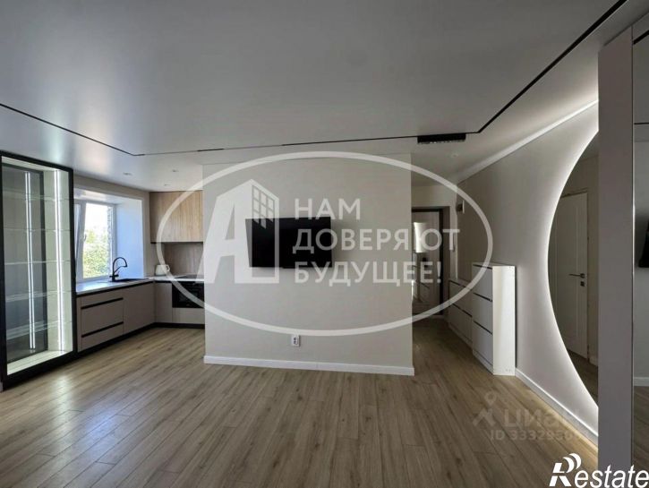 4-комн квартира ул Нефтяников, 10,  д. 10