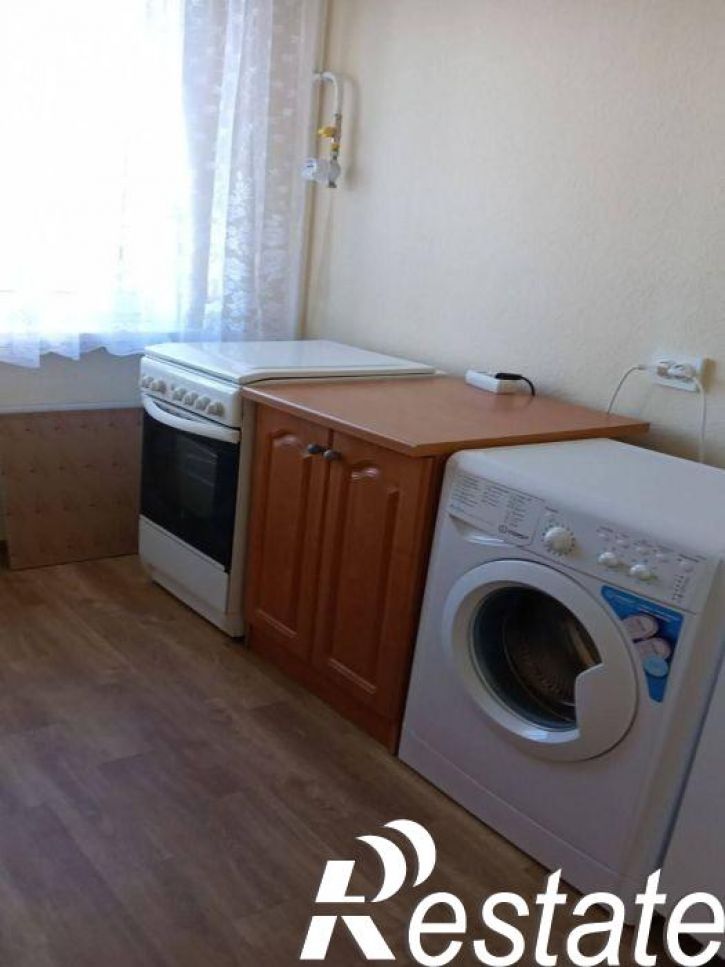 1-комн квартира Нефтяников улица, 8