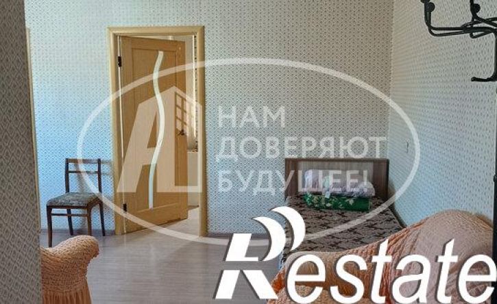 4-комн квартира улица Нефтяников, 12А,  д. 12А