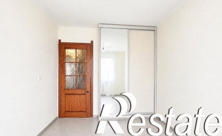 3-комн квартира улица Парижской Коммуны, 28,  д. 28