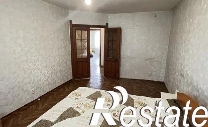 3-комн квартира улица Парижской Коммуны, 28,  д. 28