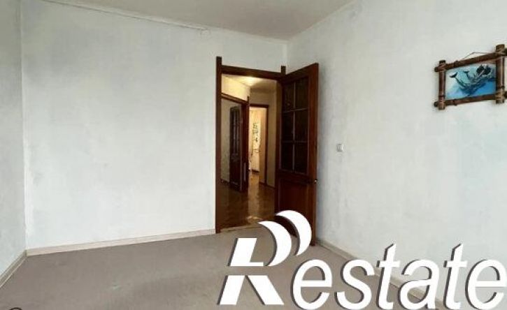 3-комн квартира улица Парижской Коммуны, 28,  д. 28