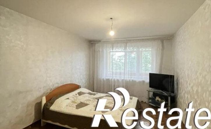 3-комн квартира улица Парижской Коммуны, 28,  д. 28