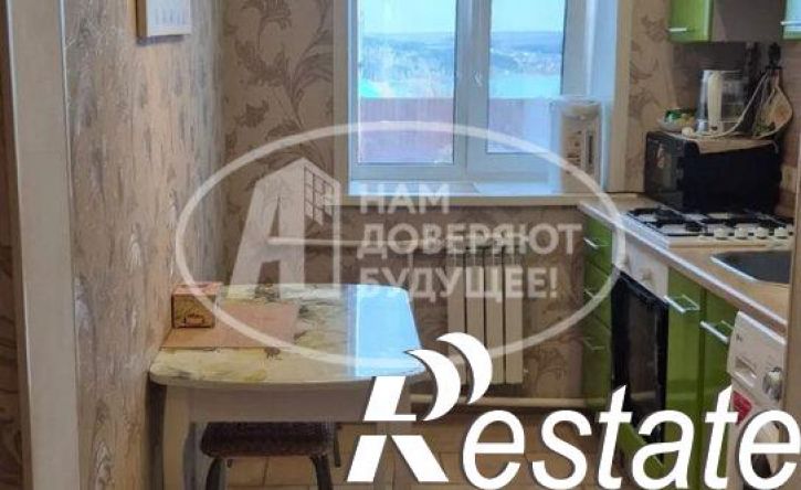 3-комн квартира улица Нефтяников, 10,  д. 10